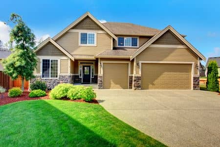 How a Fresh Coat of Paint Can Improve Your Richmond Hill Garage Thumbnail